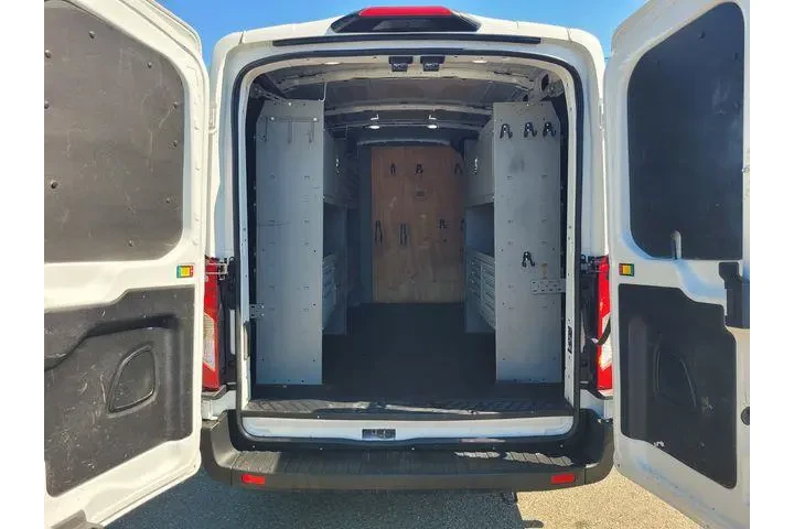 $31385 : Ford Transit 2023 250 3dr SW image 8