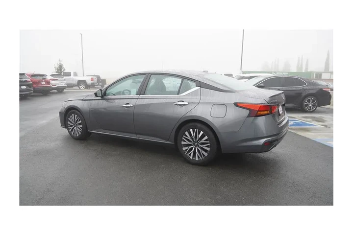 $20894 : 2025 Altima SV image 8