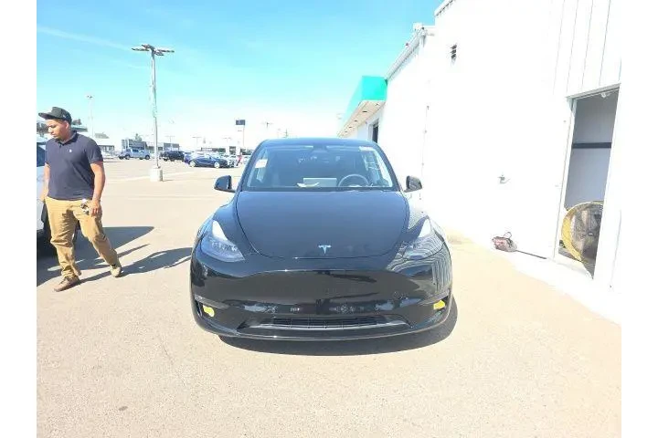 $30900 : Tesla Model Y 2022 AWD Perfo image 2