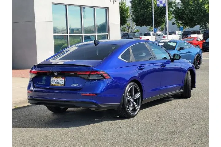$31900 : Honda Accord Hybrid 2023 Spo image 4