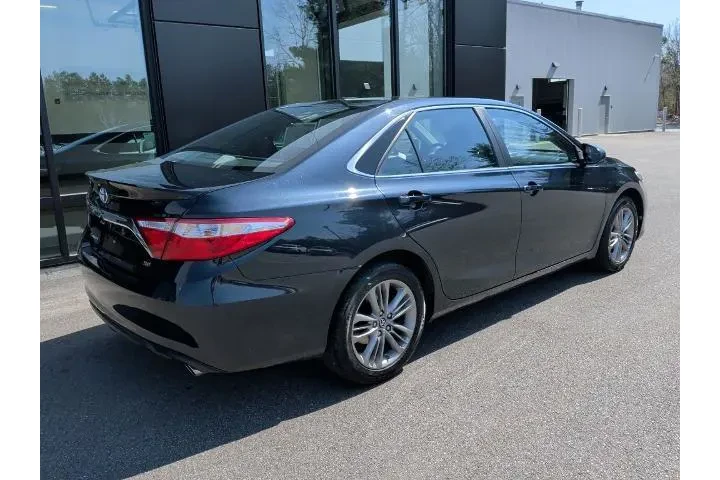 $18795 : Toyota Camry 2017 LE 4dr Sed image 7