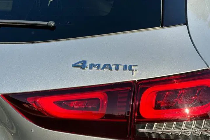 $17971 : Mercedes-Benz GLA 2021 AWD G image 9