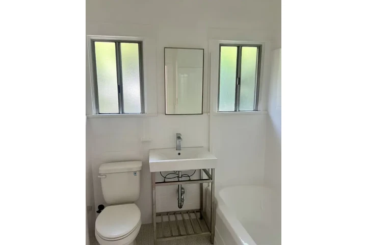 $1500 : AVAILABLE FOR RENT image 3