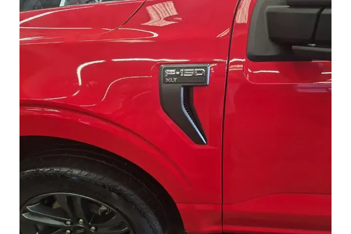 $37587 : Ford F-150 2023 4x4 XLT 4dr image 10