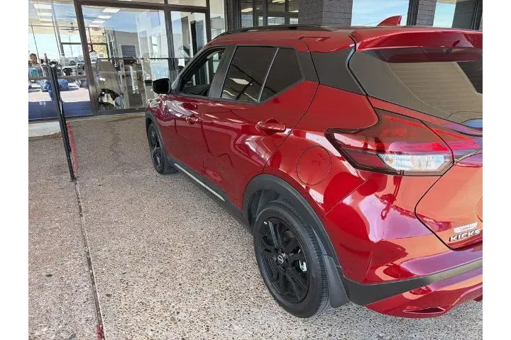 $17982 : Nissan Kicks 2024 SR 4dr Cro image 7