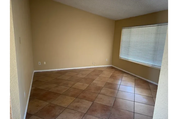 $1200 : Charming Southwest Home image 2