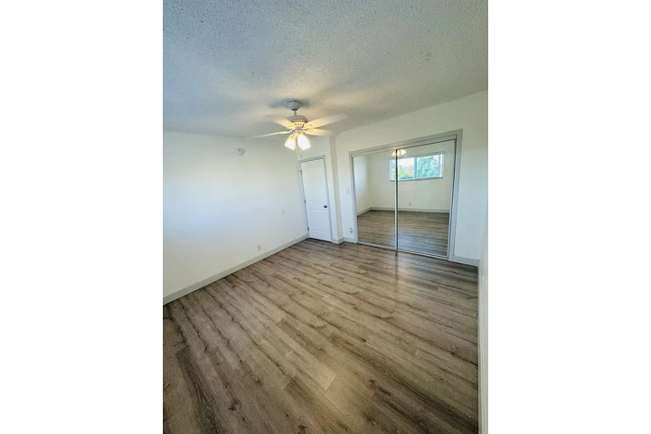 $1000 : Adams y Arlington image 2