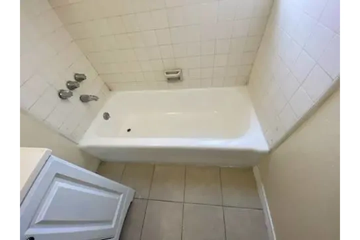 $2149 : 2 BEDROOM INGLEWOOD $2149 image 8
