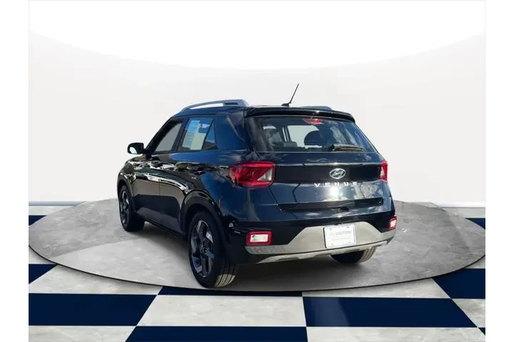 $18755 : Hyundai VENUE 2023 SEL 4dr C image 4