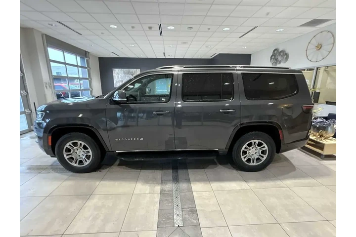 $37989 : Jeep Wagoneer 2022 4x4 Serie image 6