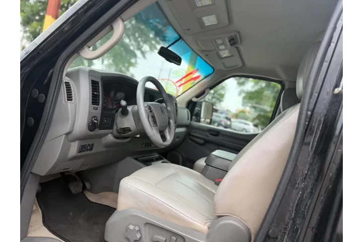 $16900 : 2014 NV 3500 HD SL image 8