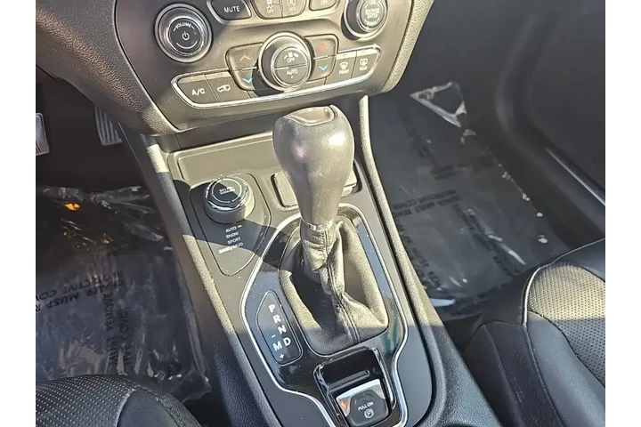 $17859 : Jeep Cherokee 2021 4x4 Limit image 9