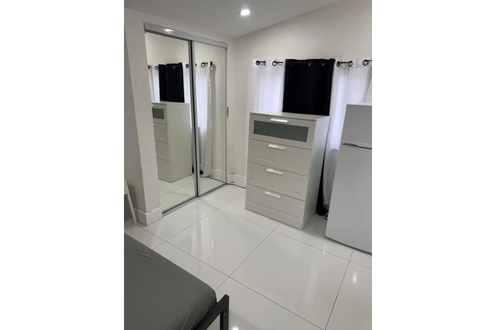 $1000 : Se Renta Habitaciones Duplex image 2