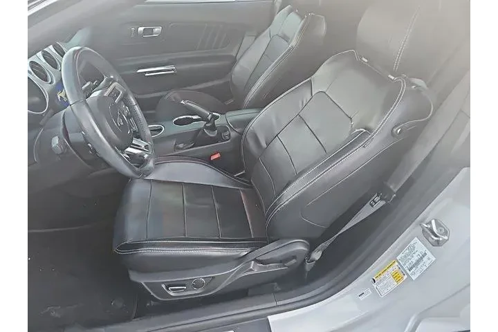 $17760 : Ford Mustang 2019 EcoBoost P image 3