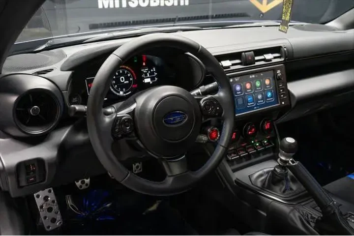 $33430 : Subaru BRZ 2024 tS 2dr Coupe image 2