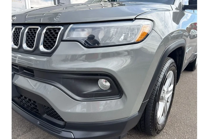 $25995 : 2023 Compass Latitude 4x4 image 8