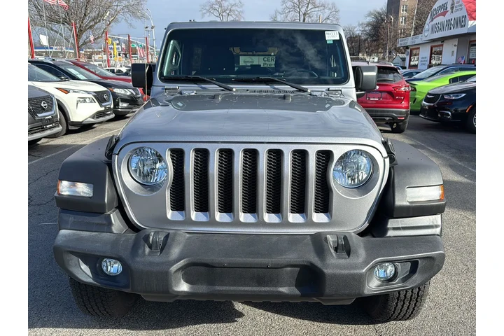 $27990 : Jeep Wrangler Unlimited 2021 image 2