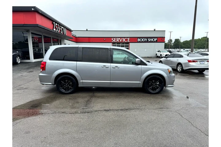 $7450 : 2019 Grand Caravan GT Wagon image 1