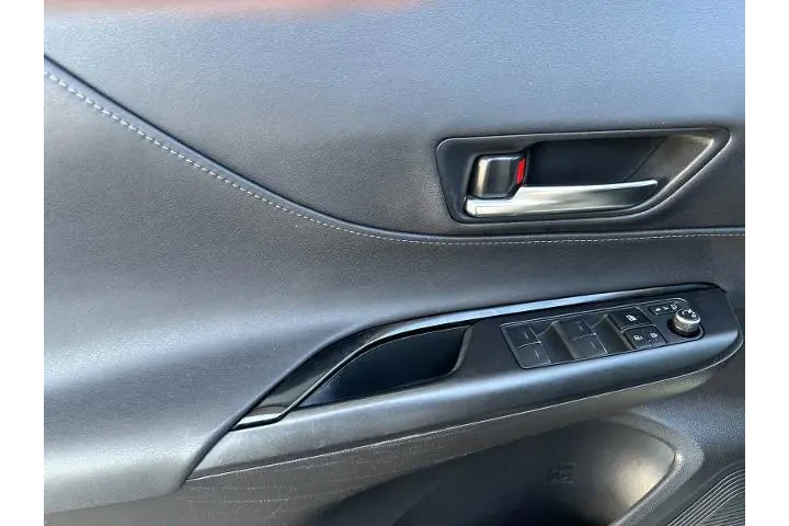 $24520 : Toyota Venza 2021 AWD LE 4dr image 10