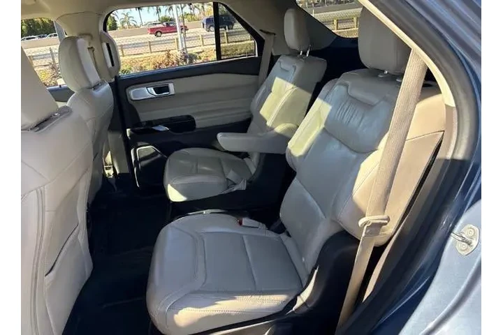 $30389 : Ford Explorer 2021 AWD Plati image 6