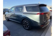 $31588 : Kia Carnival 2023 EX 4dr Min thumbnail