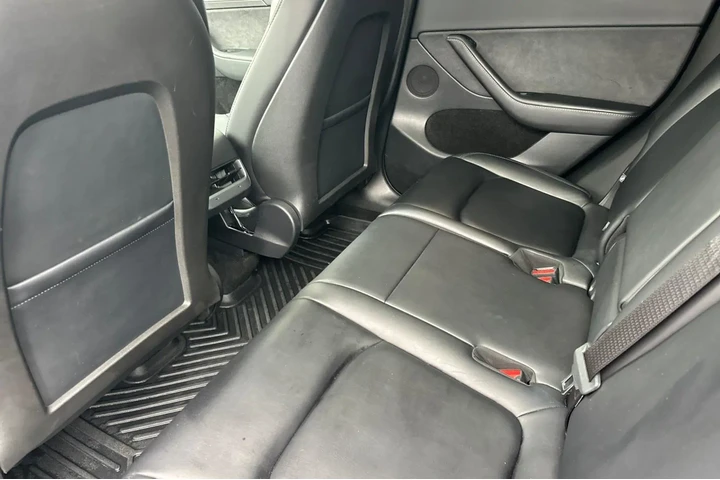 $38000 : Tesla Model Y 2025 AWD Long image 7