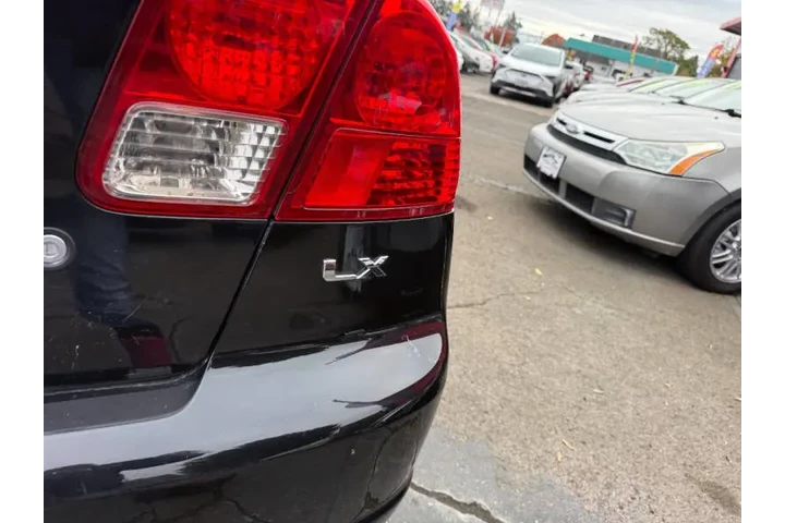 2005 Civic LX image 10