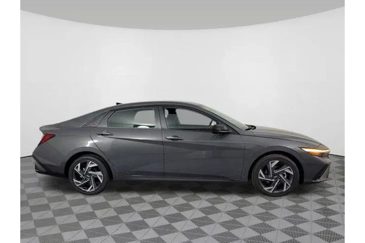 $24382 : Hyundai ELANTRA 2025 SEL Spo image 2