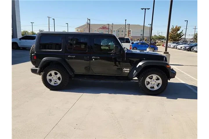 $30590 : Jeep Wrangler Unlimited 2020 image 5