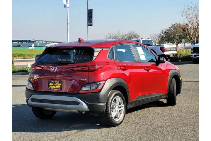 $20824 : Hyundai KONA 2023 AWD SE 4dr image 4