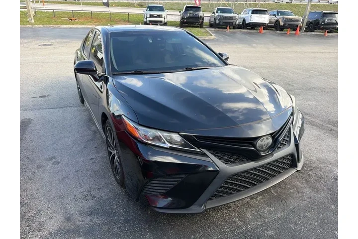 $13991 : Toyota Camry 2019 SE 4dr Sed image 2