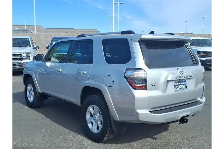 $38227 : Toyota 4Runner 2024 4x4 SR5 image 6