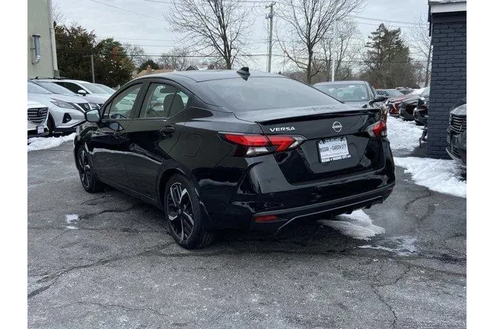 $17626 : Nissan Versa 2025 SR 4dr Sed image 6