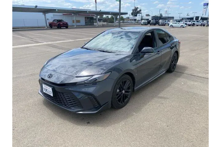 $34900 : Toyota Camry 2025 SE 4dr Sed image 3