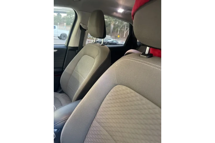 $20900 : Ford Escape 2022 SE 4dr SUV image 8