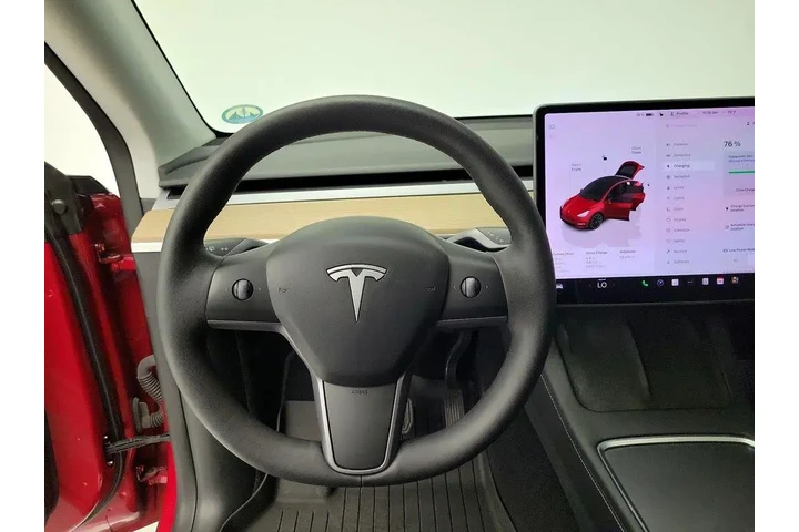 $30998 : Tesla Model Y 2022 AWD Long image 2