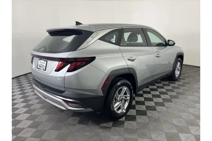 $27903 : Hyundai TUCSON 2025 AWD SE 4 image 8