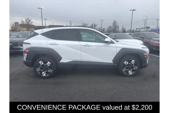 $23995 : Hyundai KONA 2024 AWD SEL 4d image 2