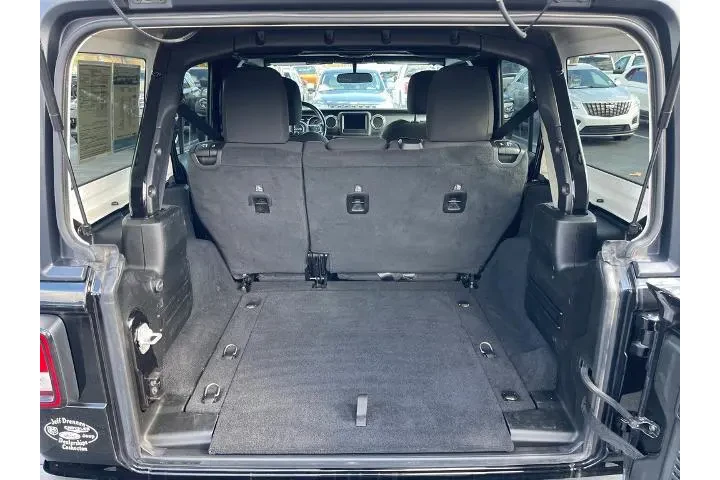 $30988 : Jeep Wrangler Unlimited 2021 image 7