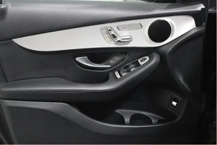 $18976 : Mercedes-Benz GLC 2019 GLC 3 image 3