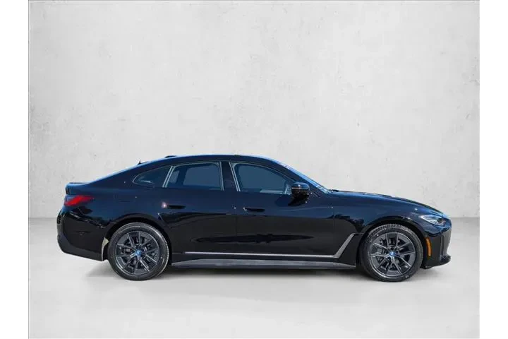 $31755 : BMW i4 2023 eDrive35 Gran Co image 4