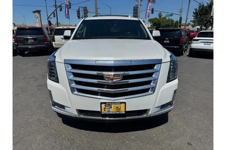 $27998 : 2019 Escalade ESV Luxury image 4