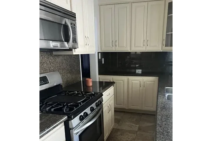 $1000 : Hermosa casa renovada en Westc image 1