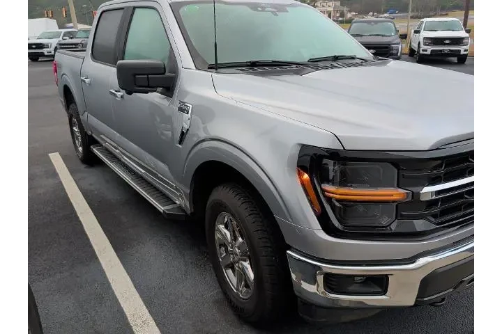 $37976 : Ford F-150 2024 4x4 XLT 4dr image 3