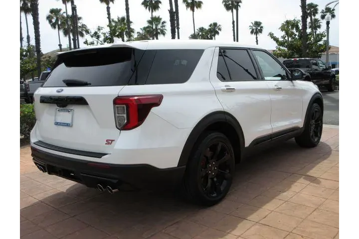 $28473 : Ford Explorer 2021 AWD ST 4d image 4