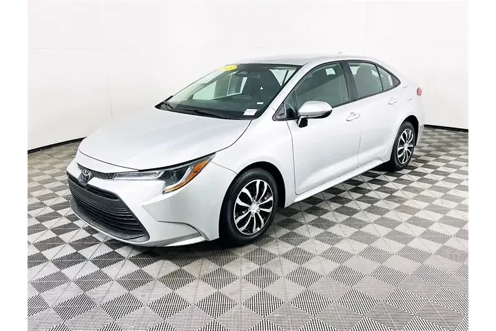 $19900 : Toyota Corolla 2023 LE 4dr S image 3