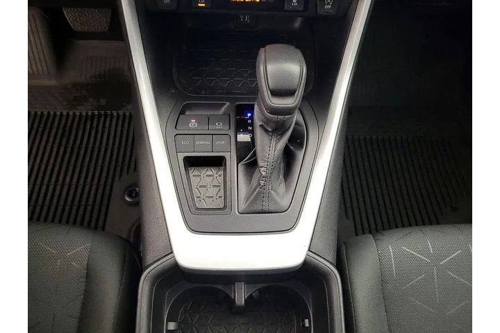 $30998 : Toyota RAV4 2024 XLE 4dr SUV image 9