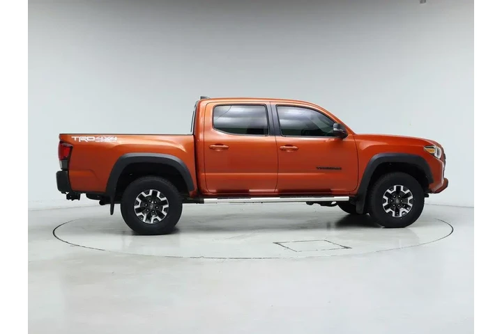$28998 : Toyota Tacoma 2018 4x4 TRD P image 7