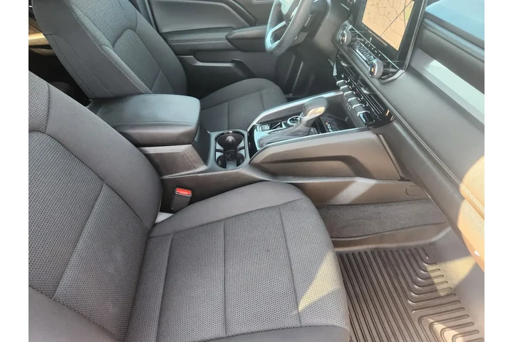 Chevrolet Colorado 2024 4x4 image 10