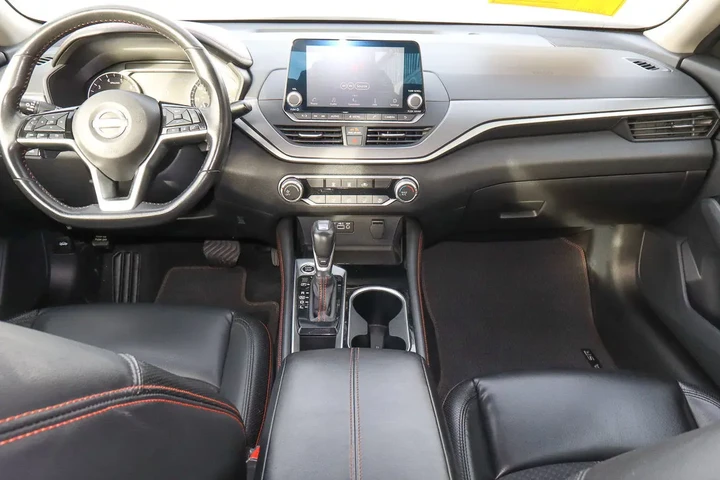 $20488 : 2024 Altima 2.5 SR Sedan image 10